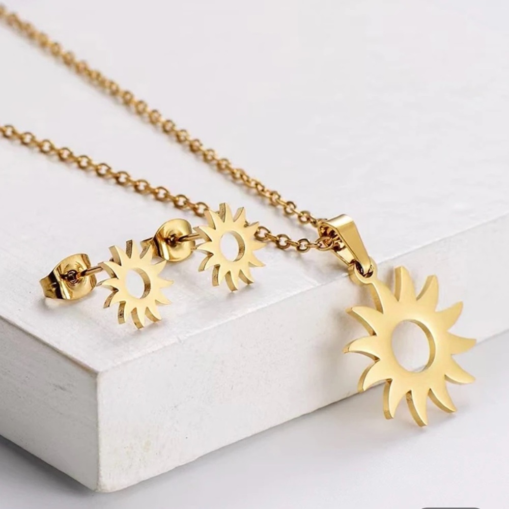 Gold Plated Stud Earring and Necklace Set